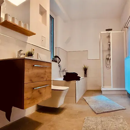 Hundertwasser * ארפורט